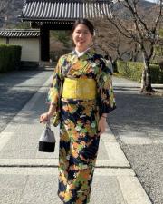 Mia Kogure in traditional Japanese attire